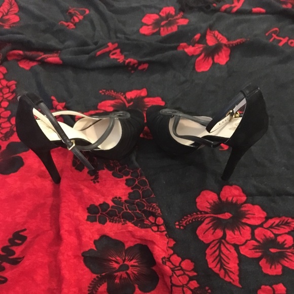 Victoria’s Secret Heels - Picture 5 of 6